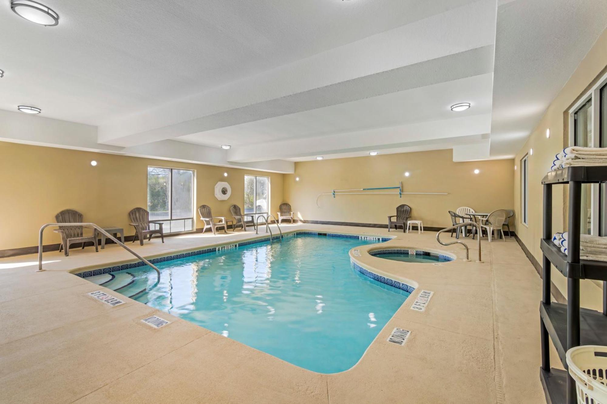 Comfort Suites Brunswick Kültér fotó